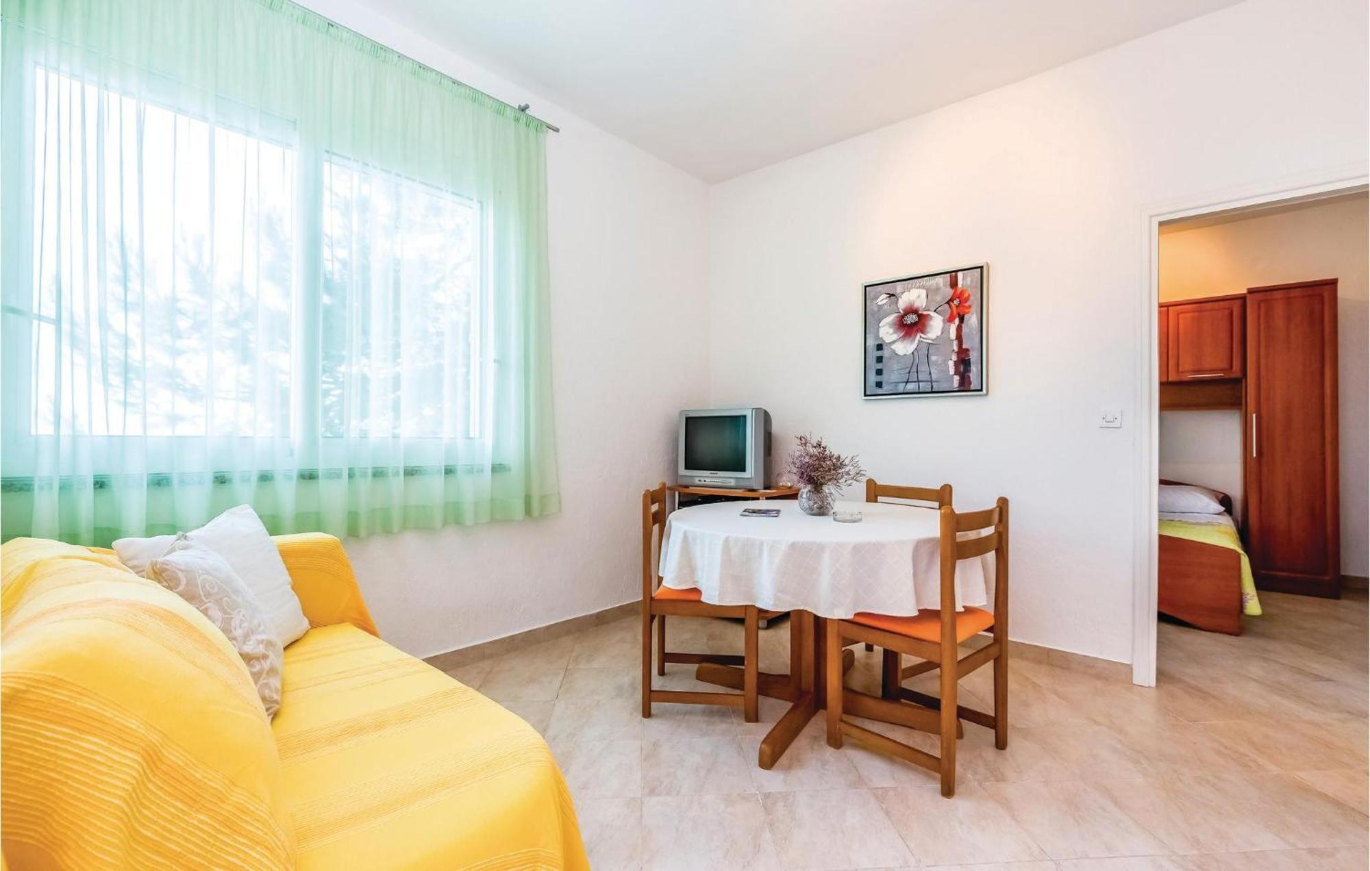 1 Bedroom Awesome Apartment In Supetarska Draga Luaran gambar