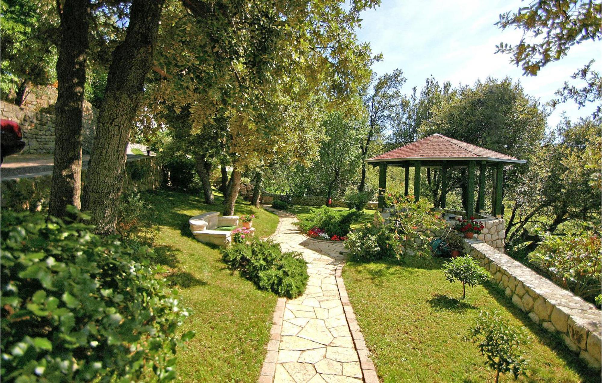 1 Bedroom Awesome Apartment In Supetarska Draga Luaran gambar