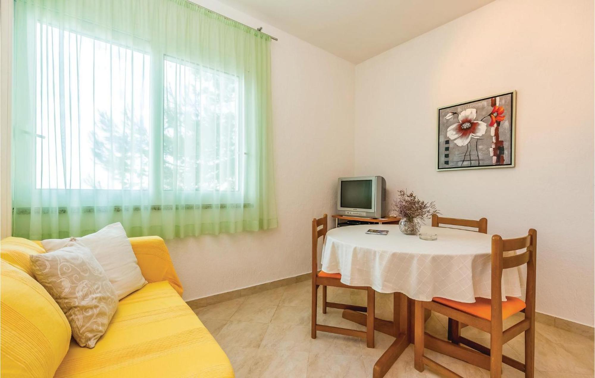 1 Bedroom Awesome Apartment In Supetarska Draga Luaran gambar
